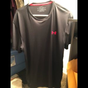 Women’s Under Armour t shirt black XL new with tags